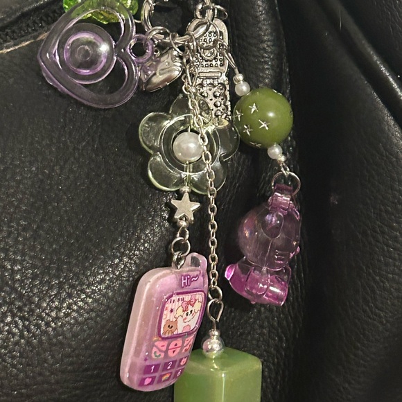 ☆Hello Kitty Keychain☆ - Picture 7 of 7